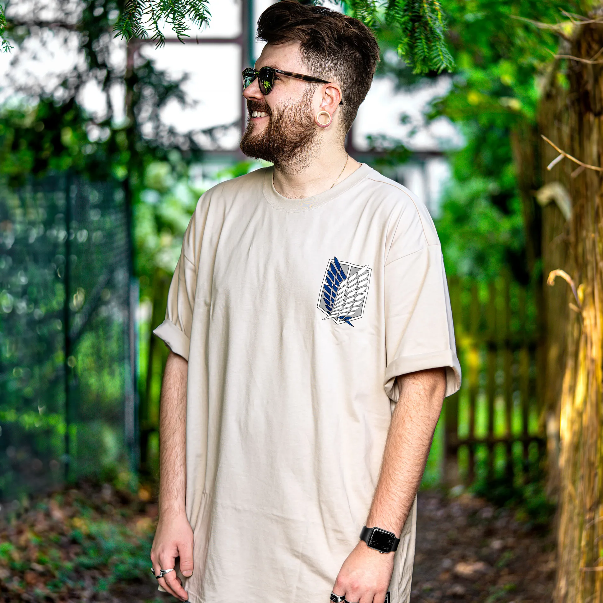 Attack on Titan - Groep Oversize T-shirt beige