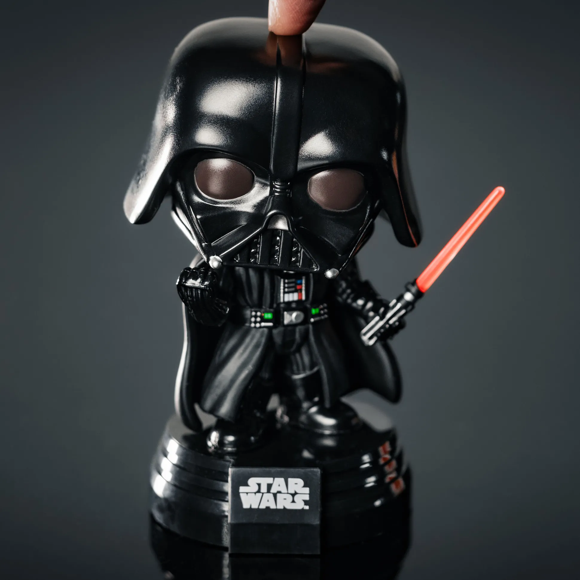 Darth Vader Funko Pop bobblehead-figuur met licht en geluid - Star Wars