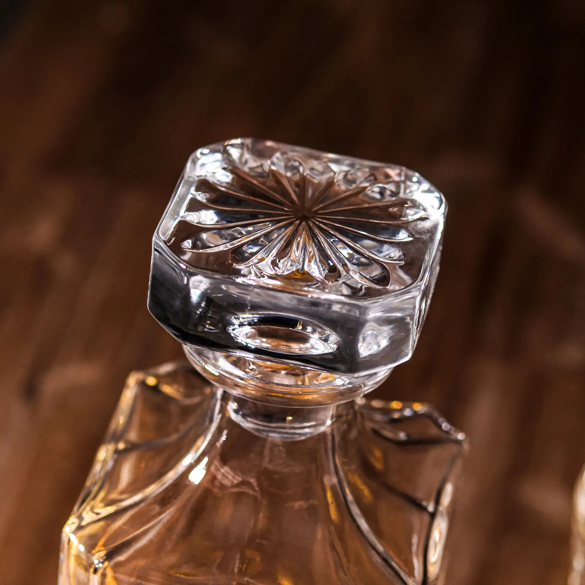 Game of Thrones - Karaf met stop en glazen set