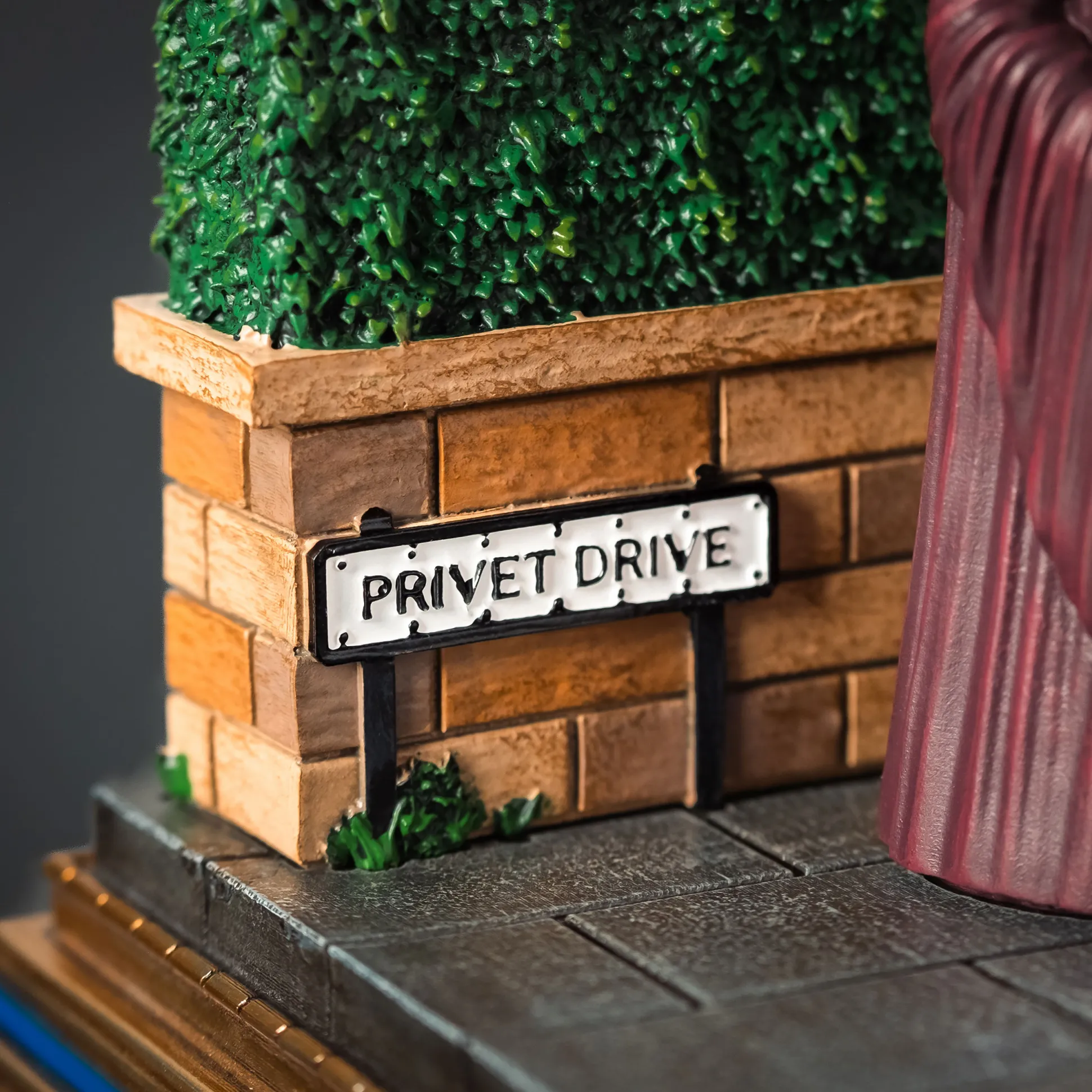 Harry Potter - Dumbledore Privet Drive Diorama Figuur met Licht