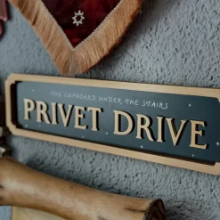 Harry Potter - Privet Drive Glow in the Dark Houten Wanddecoratie