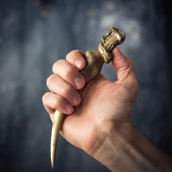 Harry Potter - Riddle Dagboek Standbeeld met Basilisk Tand