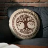 Hoe Tem Je Een Draak - Kussen met Yggdrasil-wereldboom-symbool bruin