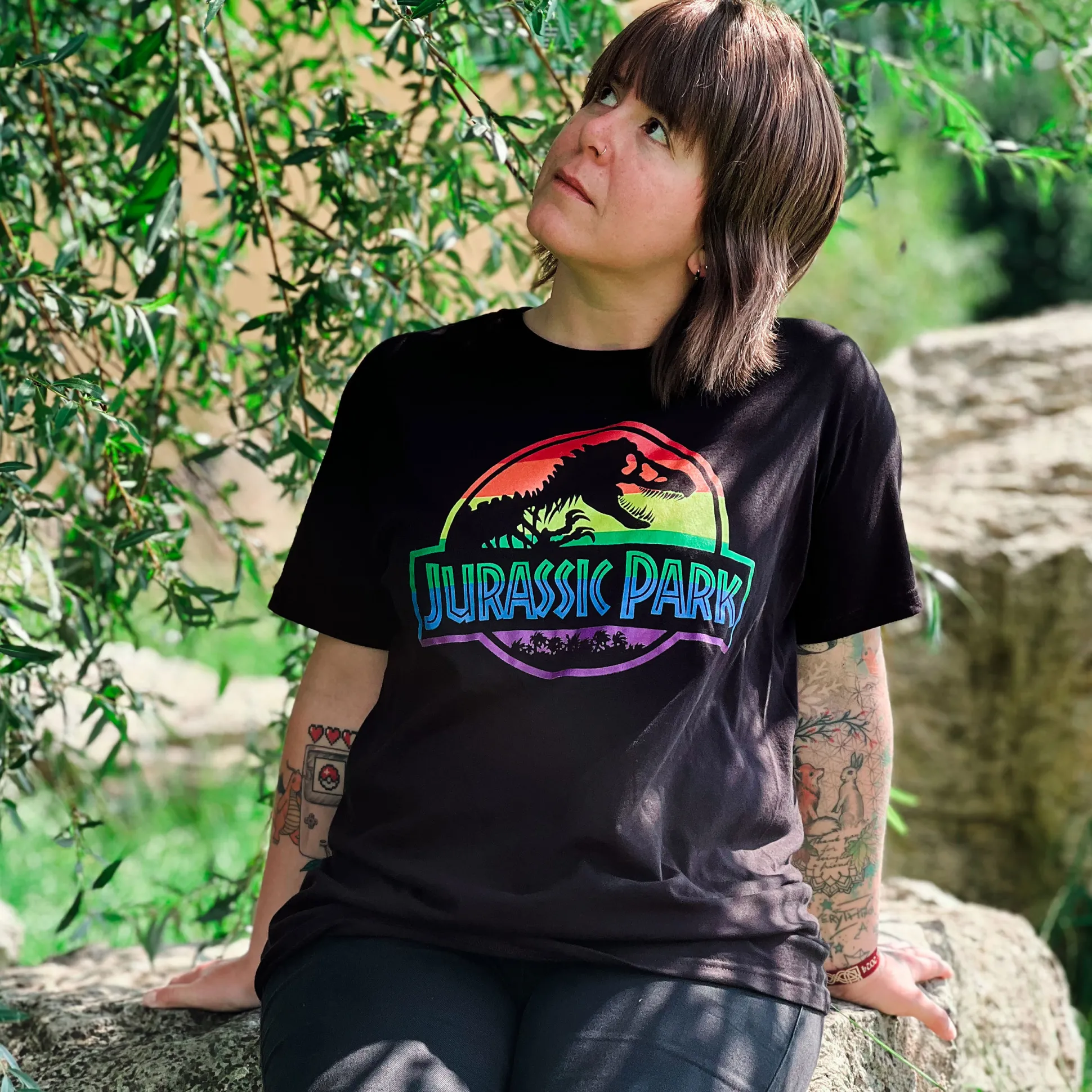 Jurassic Park - Pride Logo T-Shirt Zwart