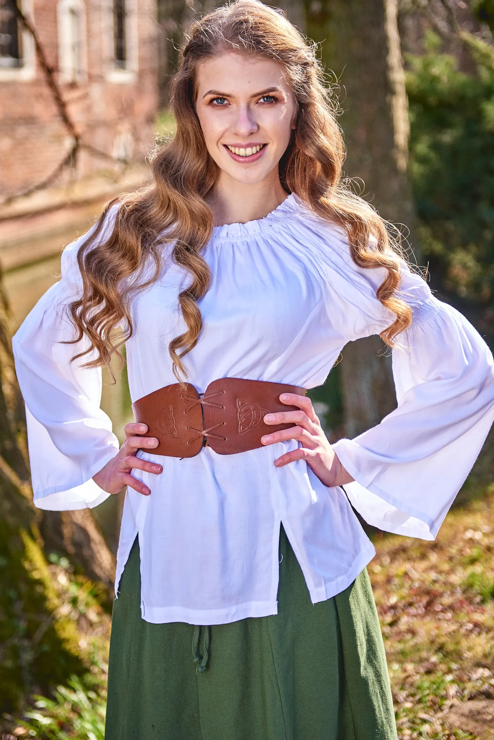 Middeleeuwse korsetriem Alana met Keltische embossing bruin