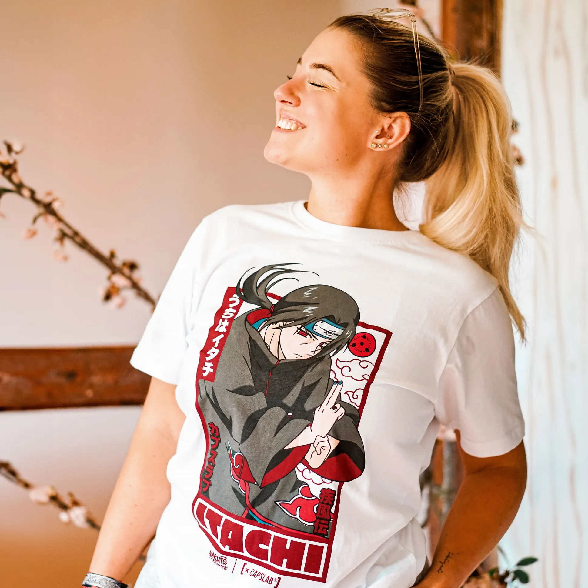 Naruto Shippuden - Itachi T-Shirt Wit