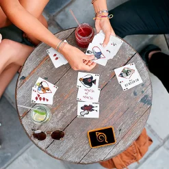 Naruto Shippuden - Konoha Symbool Speelkaarten in Metalen Doos