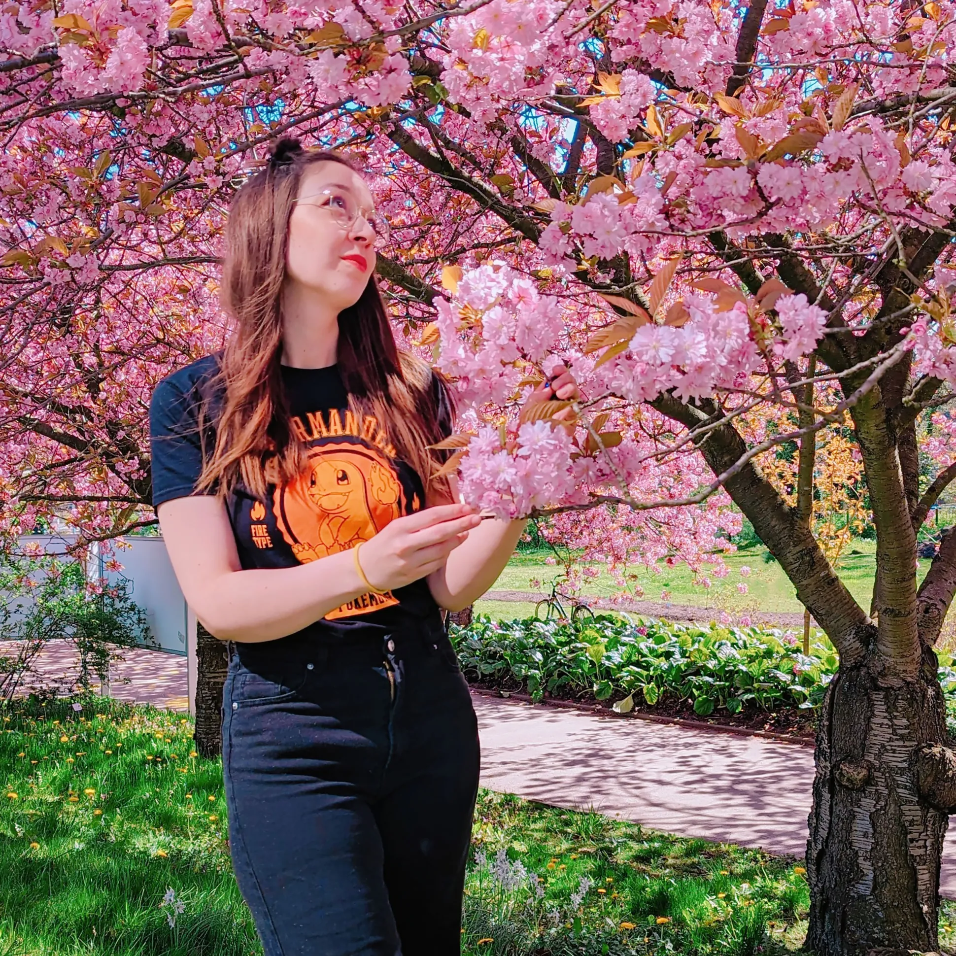 Pokemon - Charmander College T-Shirt Zwart