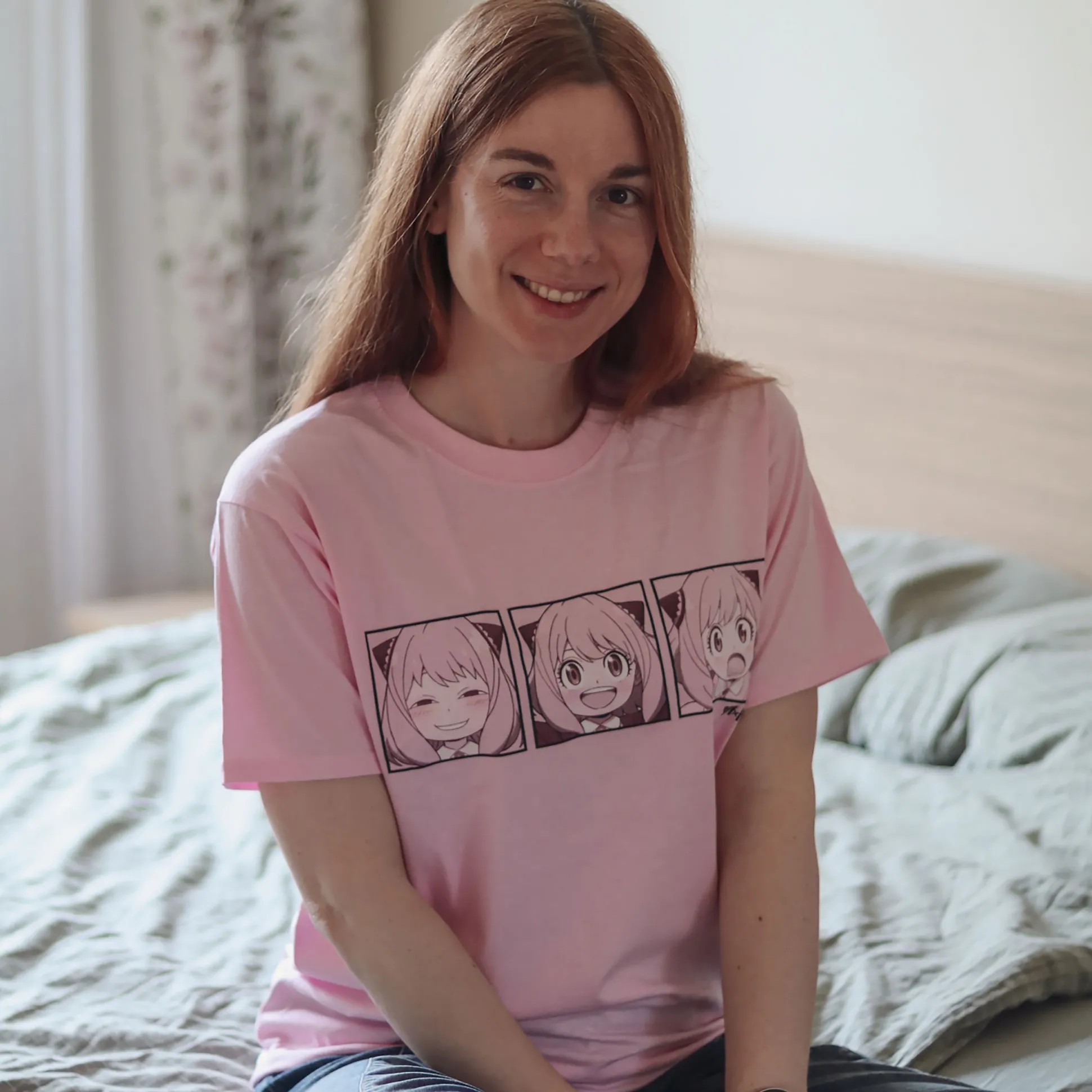 Spy x Family - Anya T-Shirt roze