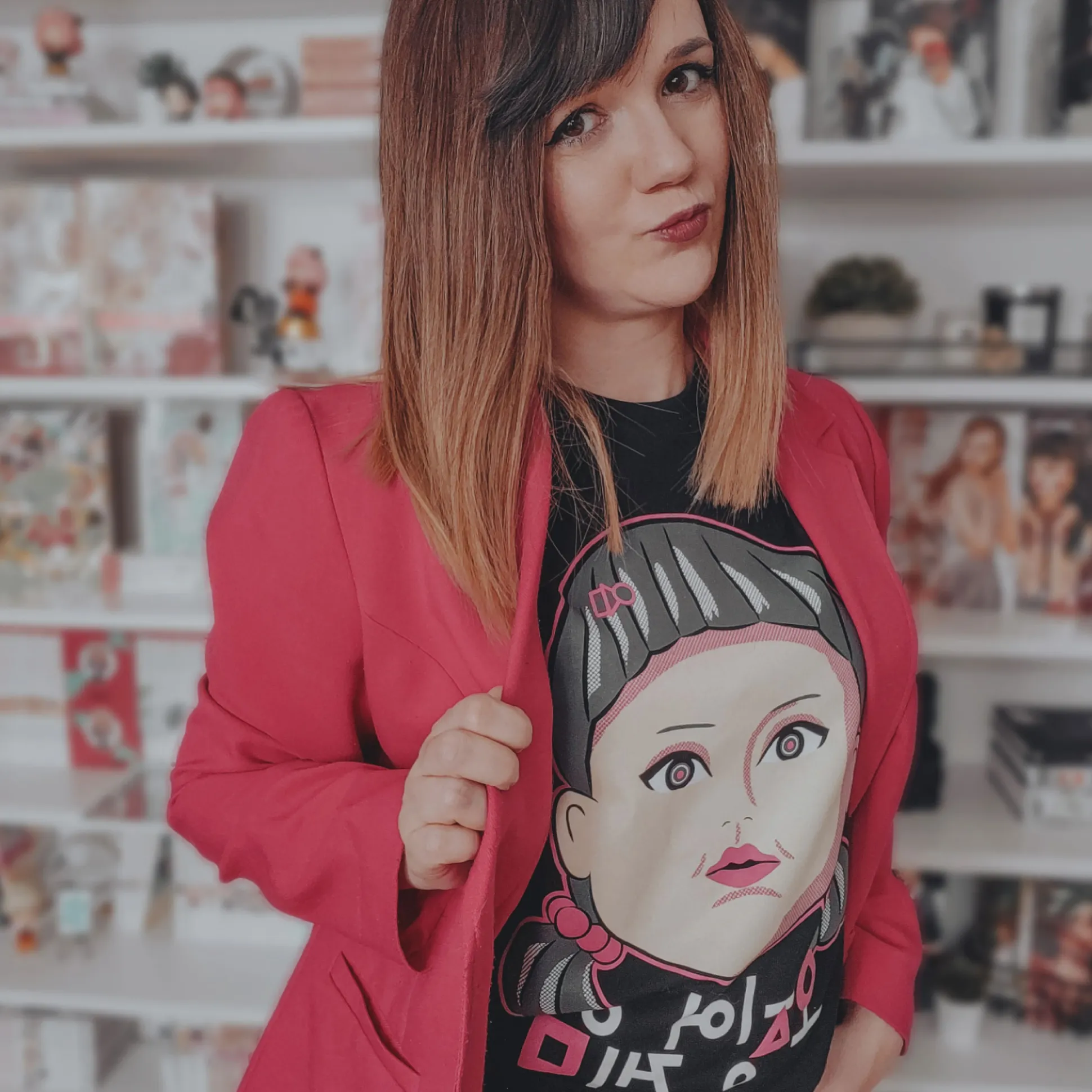 Squid Game - Young-Hee Pop T-Shirt Zwart