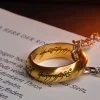 The Lord of the Rings - De Ene Ring aan een roestvrijstalen ketting