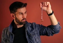 The Lord of the Rings - De Ene Ring aan een roestvrijstalen ketting