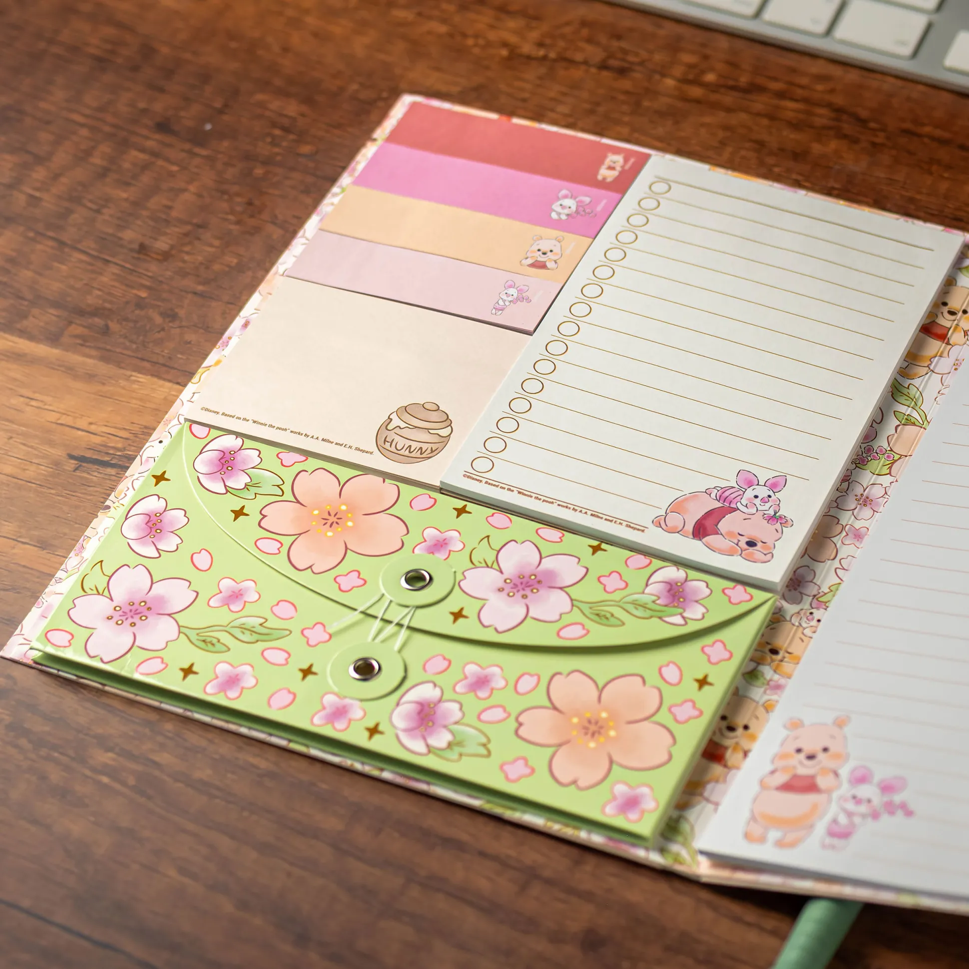 Winnie de Poeh - Notitieboek met plaknotities